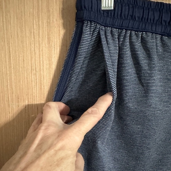 Johnnie-O Ricky Striped Performance Shorts, Size Small - Picture 5 of 11